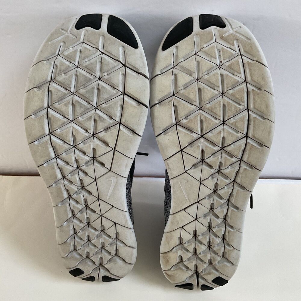 Nike Free RN Flyknit Women's Size 8 US Black White Oreo Running Shoes 880844-101 - Picture 10 of 10